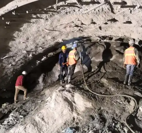 柘城拱顶带模注浆料的施工流程及注意事项
